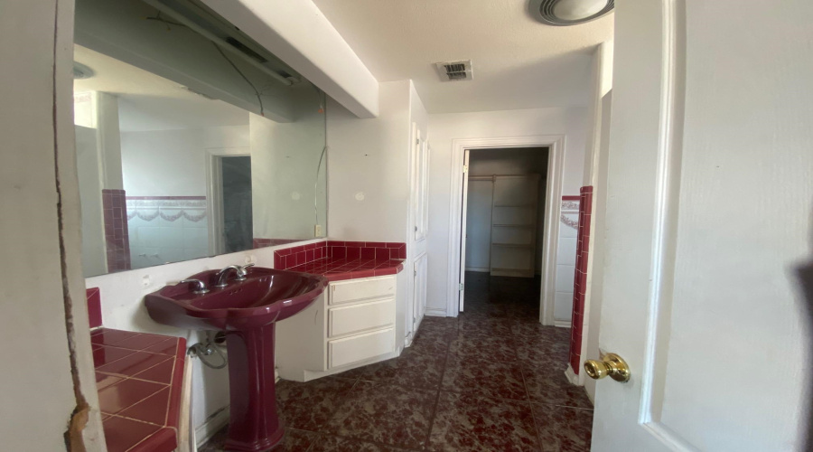 155 Knoll Ave, Laredo, Texas 78045, 3 Bedrooms Bedrooms, 6 Rooms Rooms,3 BathroomsBathrooms,Residential,For Sale,155 Knoll Ave,20264818