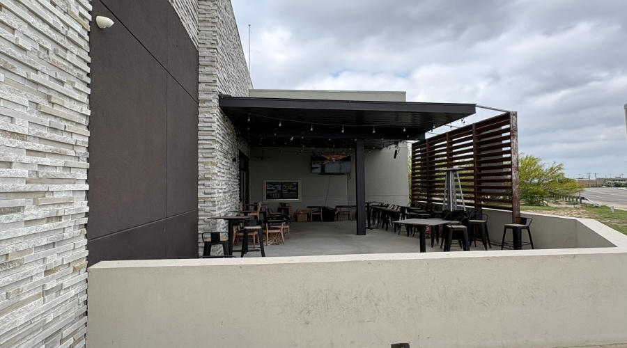 1119 Fenwick Dr, LAREDO, Texas 78041-3576, 6 Rooms Rooms,2 BathroomsBathrooms,Commercial retail/office,For Rent,1119 Fenwick Dr,20264819