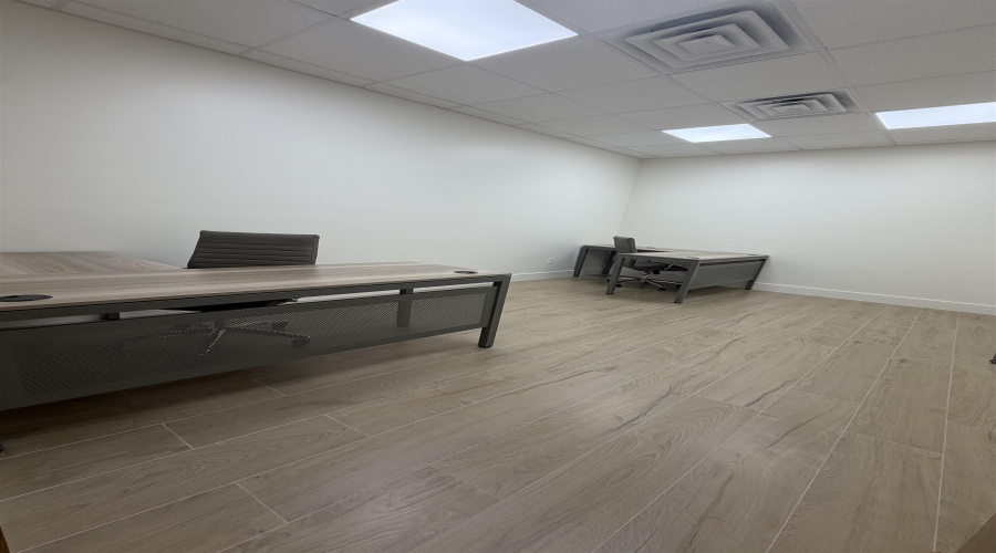 1407 Calle Del Norte, Laredo, Texas 78041, 21 Rooms Rooms,3 BathroomsBathrooms,Commercial retail/office,For Rent,1407 Calle Del Norte,20264828