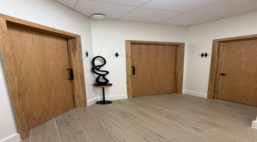 1407 Calle Del Norte, Laredo, Texas 78041, 21 Rooms Rooms,3 BathroomsBathrooms,Commercial retail/office,For Rent,1407 Calle Del Norte,20264828