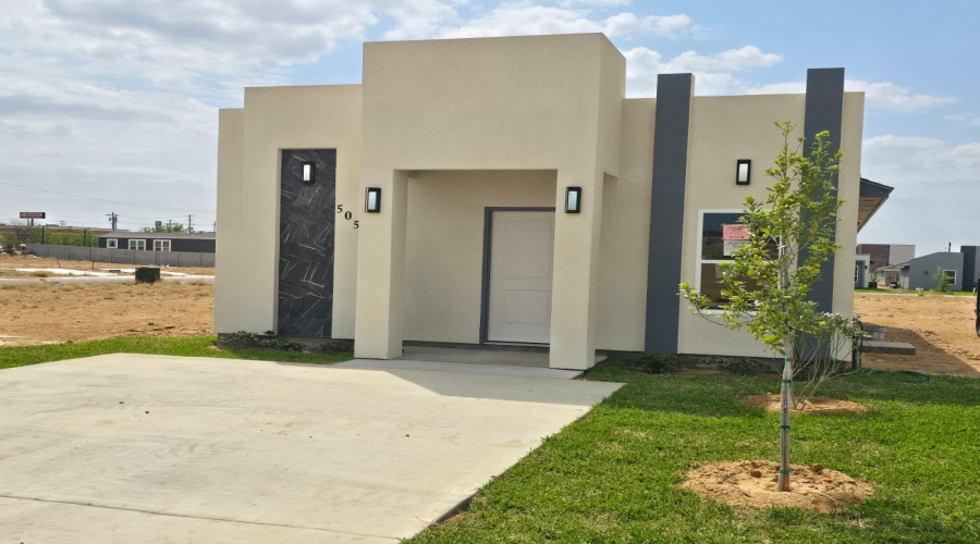 5054 Luna Grande Lp., Laredo, Texas 78046, 3 Bedrooms Bedrooms, 5 Rooms Rooms,2 BathroomsBathrooms,Residential,For Sale,5054 Luna Grande Lp.,20261558