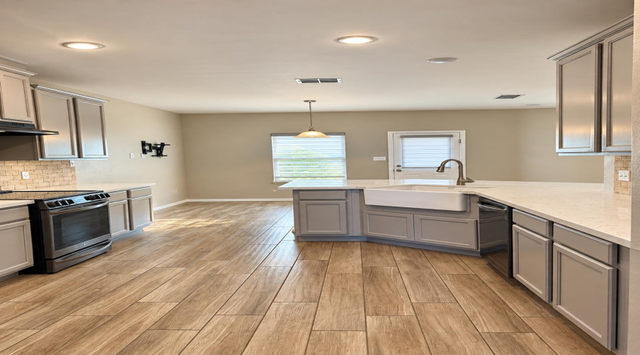 1428 Sambar Lp, Laredo, Texas 78045, 4 Bedrooms Bedrooms, 7 Rooms Rooms,2 BathroomsBathrooms,Residential,For Rent,1428 Sambar Lp,20264823