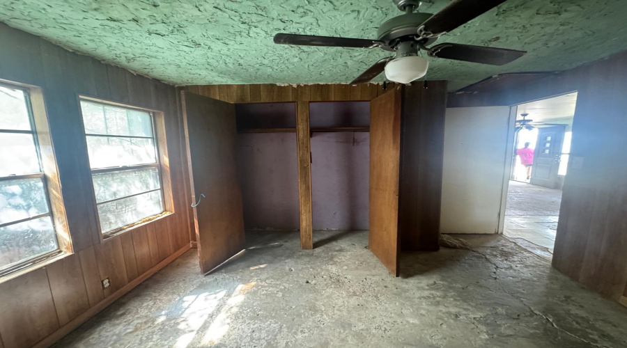 2715 Cedar Ave, LAREDO, Texas 78040, 4 Bedrooms Bedrooms, 5 Rooms Rooms,1 BathroomBathrooms,Residential,For Sale,2715 Cedar Ave,20264824
