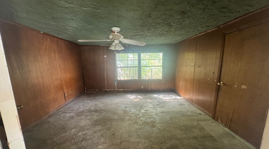 2715 Cedar Ave, LAREDO, Texas 78040, 4 Bedrooms Bedrooms, 5 Rooms Rooms,1 BathroomBathrooms,Residential,For Sale,2715 Cedar Ave,20264824