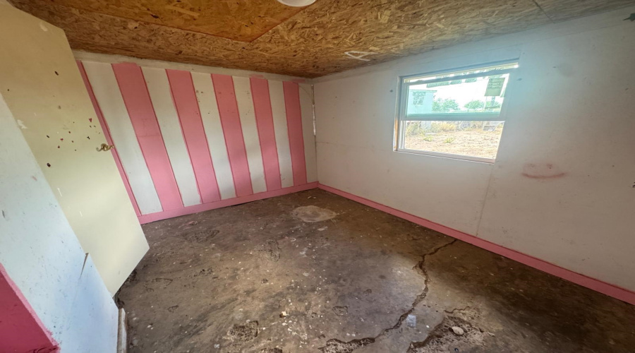 2715 Cedar Ave, LAREDO, Texas 78040, 4 Bedrooms Bedrooms, 5 Rooms Rooms,1 BathroomBathrooms,Residential,For Sale,2715 Cedar Ave,20264824