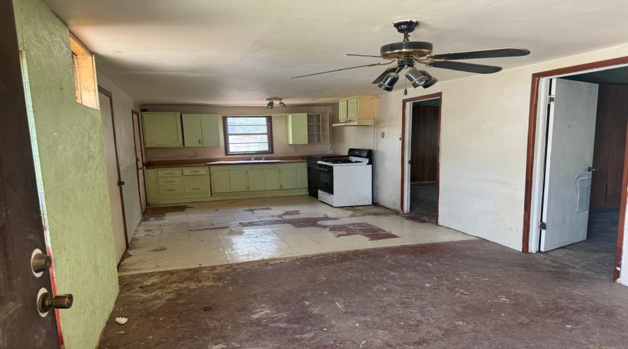 2715 Cedar Ave, LAREDO, Texas 78040, 4 Bedrooms Bedrooms, 5 Rooms Rooms,1 BathroomBathrooms,Residential,For Sale,2715 Cedar Ave,20264824