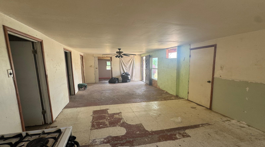 2715 Cedar Ave, LAREDO, Texas 78040, 4 Bedrooms Bedrooms, 5 Rooms Rooms,1 BathroomBathrooms,Residential,For Sale,2715 Cedar Ave,20264824