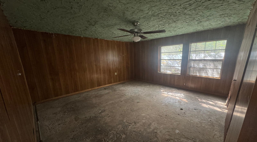 2715 Cedar Ave, LAREDO, Texas 78040, 4 Bedrooms Bedrooms, 5 Rooms Rooms,1 BathroomBathrooms,Residential,For Sale,2715 Cedar Ave,20264824