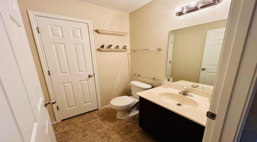 11126 Capistran Lp, Laredo, Texas 78045-7131, 4 Bedrooms Bedrooms, 8 Rooms Rooms,2 BathroomsBathrooms,Residential,For Sale,11126 Capistran Lp,20264825
