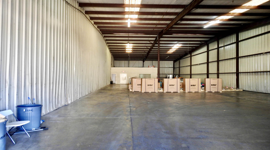 702 Enterprise St, Laredo, Texas 78045, 1 Bedroom Bedrooms, 1 Room Rooms,2 BathroomsBathrooms,Commercial/industrial,For Rent,702 Enterprise St,20264821