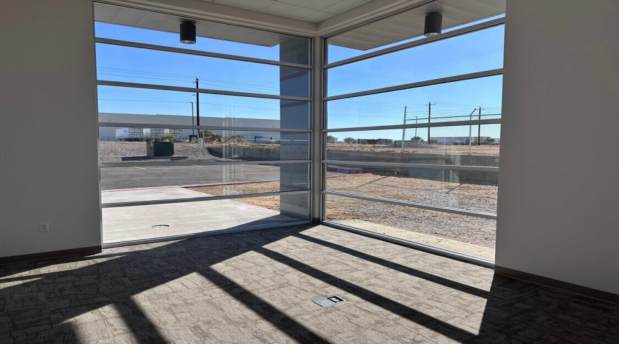 19926 Kraus Lp., Laredo, Texas 78045, 1 Bedroom Bedrooms, 51 Rooms Rooms,4 BathroomsBathrooms,Commercial/industrial,For Rent,19926 Kraus Lp.,20264826