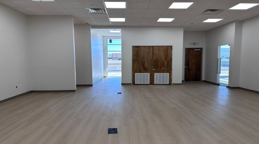 19926 Kraus Lp., Laredo, Texas 78045, 1 Bedroom Bedrooms, 51 Rooms Rooms,4 BathroomsBathrooms,Commercial/industrial,For Rent,19926 Kraus Lp.,20264826