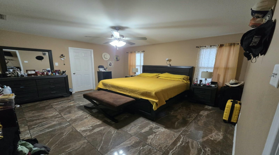 3812 Yvonne Ramirez Ct., Laredo, Texas 78046, 3 Bedrooms Bedrooms, 5 Rooms Rooms,2 BathroomsBathrooms,Residential,For Sale,3812 Yvonne Ramirez Ct.,20264839