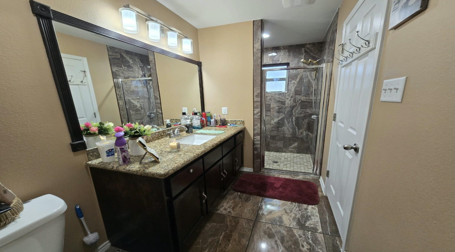 3812 Yvonne Ramirez Ct., Laredo, Texas 78046, 3 Bedrooms Bedrooms, 5 Rooms Rooms,2 BathroomsBathrooms,Residential,For Sale,3812 Yvonne Ramirez Ct.,20264839