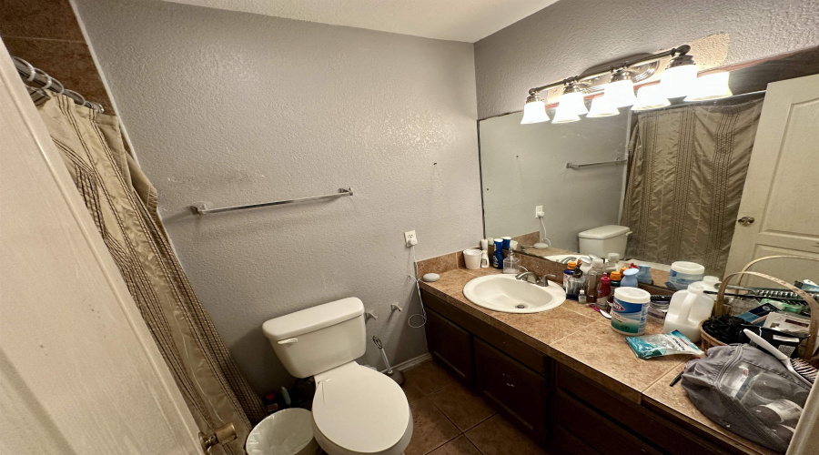 712 Oleander St, Laredo, Texas 78046, 3 Bedrooms Bedrooms, 6 Rooms Rooms,2 BathroomsBathrooms,Residential,For Sale,712 Oleander St,20264840