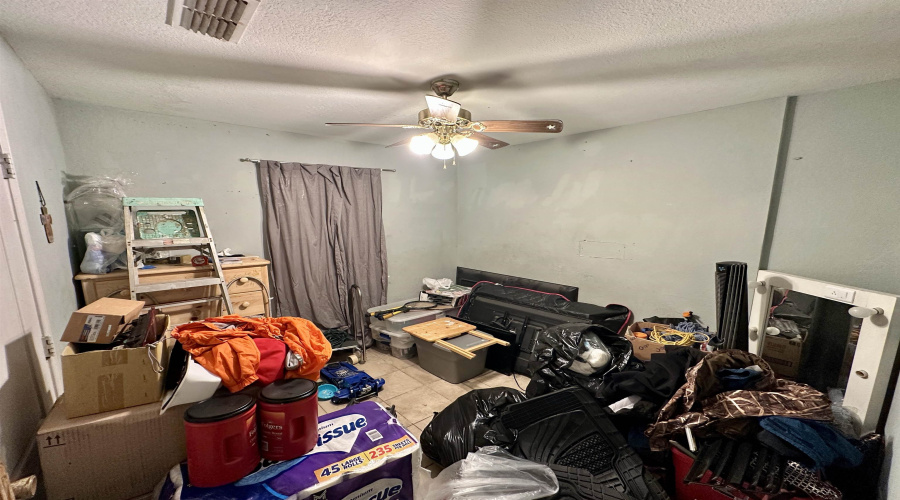 712 Oleander St, Laredo, Texas 78046, 3 Bedrooms Bedrooms, 6 Rooms Rooms,2 BathroomsBathrooms,Residential,For Sale,712 Oleander St,20264840