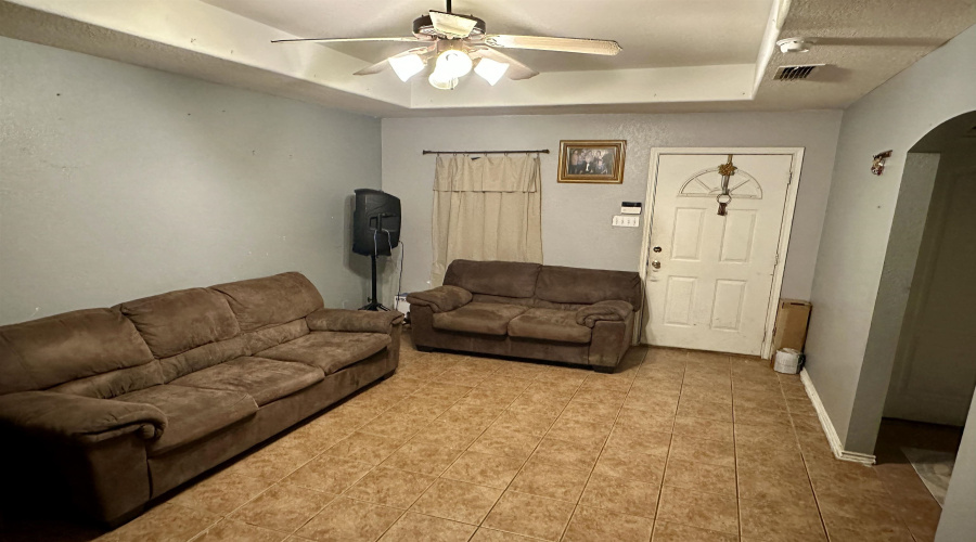 712 Oleander St, Laredo, Texas 78046, 3 Bedrooms Bedrooms, 6 Rooms Rooms,2 BathroomsBathrooms,Residential,For Sale,712 Oleander St,20264840