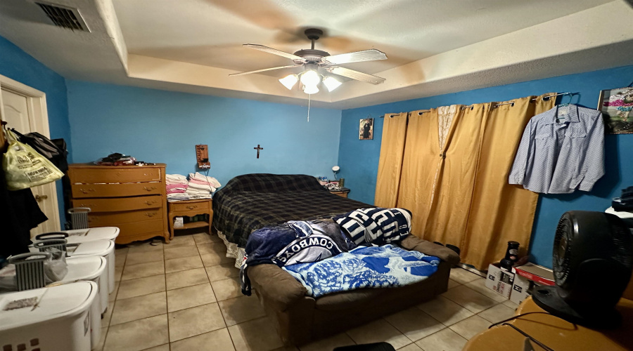712 Oleander St, Laredo, Texas 78046, 3 Bedrooms Bedrooms, 6 Rooms Rooms,2 BathroomsBathrooms,Residential,For Sale,712 Oleander St,20264840