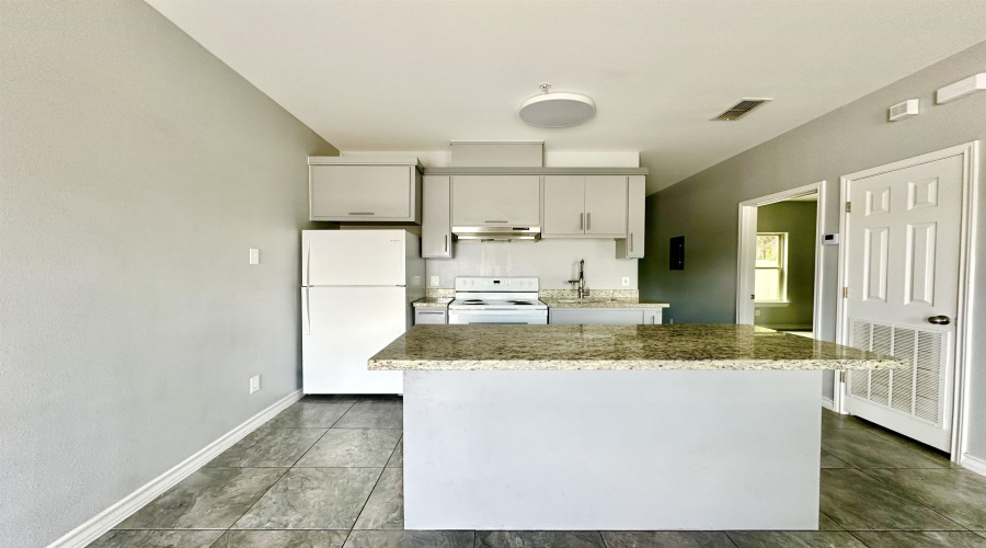 2705 Mauricio St, Laredo, Texas 78041-0000, 2 Bedrooms Bedrooms, 3 Rooms Rooms,1 BathroomBathrooms,Residential,For Rent,2705 Mauricio St,20264842