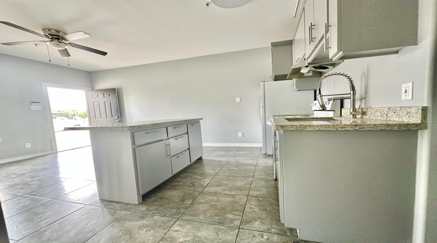2705 Mauricio St, Laredo, Texas 78041-0000, 2 Bedrooms Bedrooms, 3 Rooms Rooms,1 BathroomBathrooms,Residential,For Rent,2705 Mauricio St,20264842