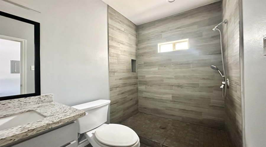 2705 Mauricio St, Laredo, Texas 78041-0000, 2 Bedrooms Bedrooms, 3 Rooms Rooms,1 BathroomBathrooms,Residential,For Rent,2705 Mauricio St,20264842