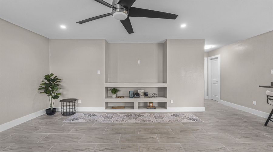 4902 Marcella Ave, Laredo, Texas 78041, 2 Bedrooms Bedrooms, 4 Rooms Rooms,1 BathroomBathrooms,Residential,For Sale,4902 Marcella Ave,20264719