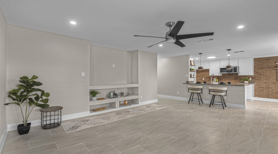 4902 Marcella Ave, Laredo, Texas 78041, 2 Bedrooms Bedrooms, 4 Rooms Rooms,1 BathroomBathrooms,Residential,For Sale,4902 Marcella Ave,20264719