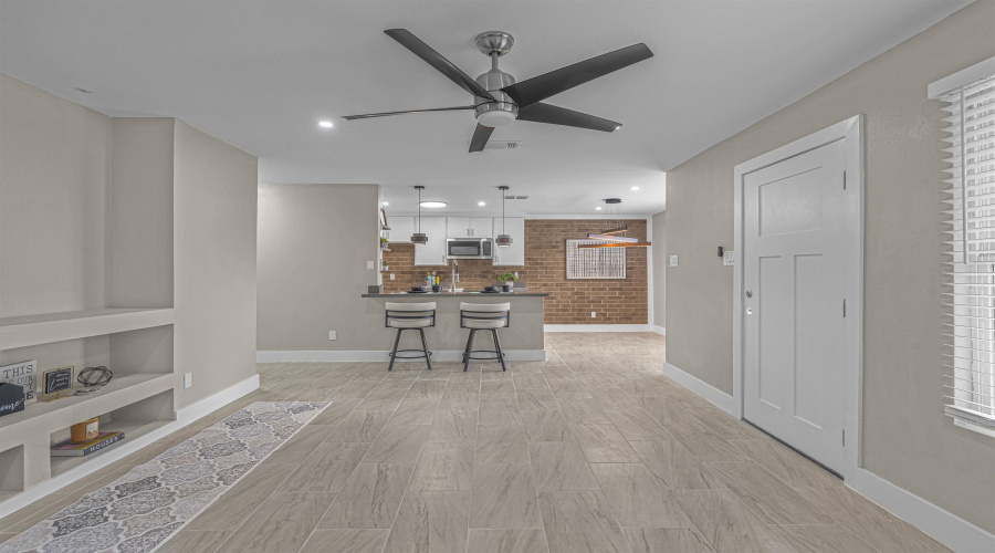 4902 Marcella Ave, Laredo, Texas 78041, 2 Bedrooms Bedrooms, 4 Rooms Rooms,1 BathroomBathrooms,Residential,For Sale,4902 Marcella Ave,20264719