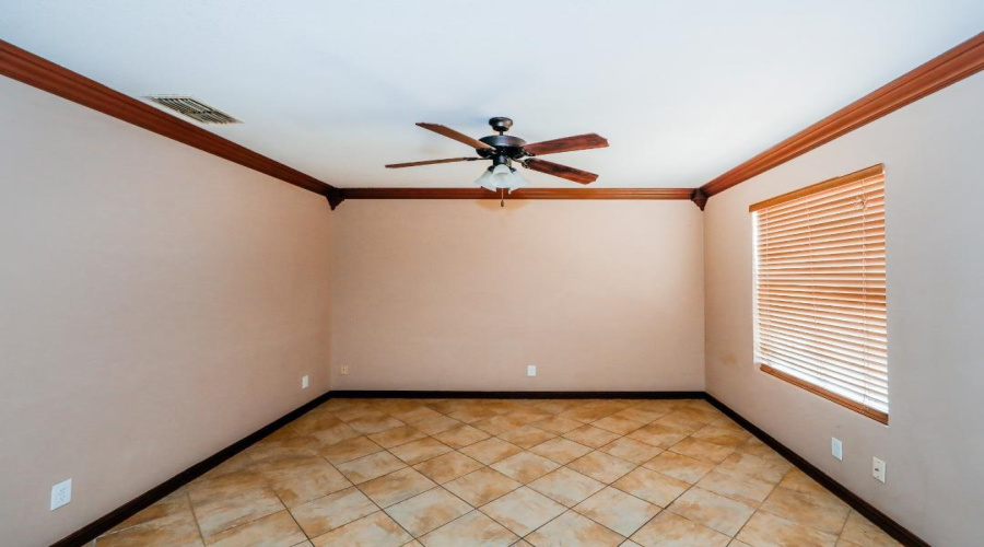 11811 Fawn Dr, Laredo, Texas 78045, 3 Bedrooms Bedrooms, 5 Rooms Rooms,2 BathroomsBathrooms,Residential,For Rent,11811 Fawn Dr,20264843