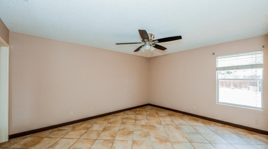 11811 Fawn Dr, Laredo, Texas 78045, 3 Bedrooms Bedrooms, 5 Rooms Rooms,2 BathroomsBathrooms,Residential,For Rent,11811 Fawn Dr,20264843