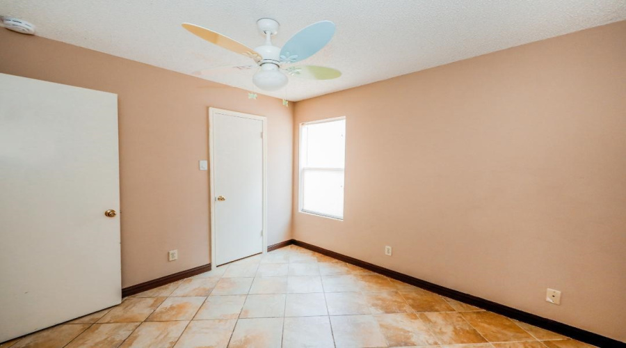11811 Fawn Dr, Laredo, Texas 78045, 3 Bedrooms Bedrooms, 5 Rooms Rooms,2 BathroomsBathrooms,Residential,For Rent,11811 Fawn Dr,20264843