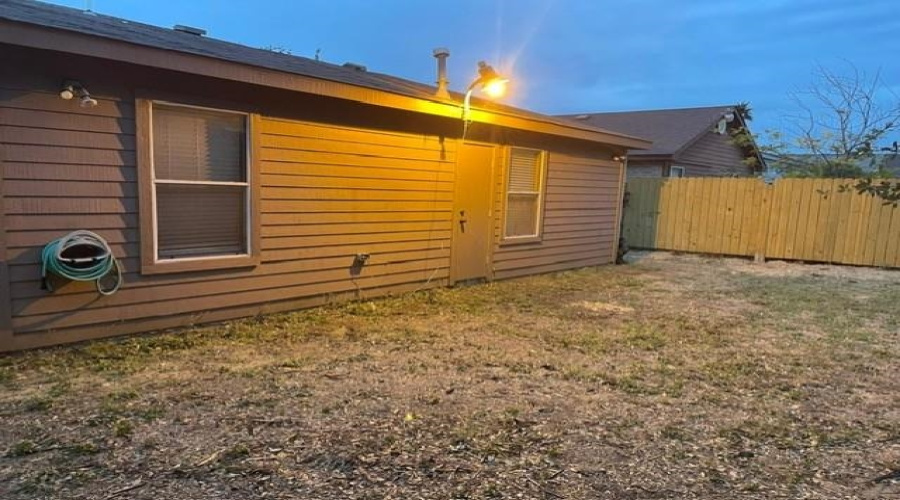11811 Fawn Dr, Laredo, Texas 78045, 3 Bedrooms Bedrooms, 5 Rooms Rooms,2 BathroomsBathrooms,Residential,For Rent,11811 Fawn Dr,20264843
