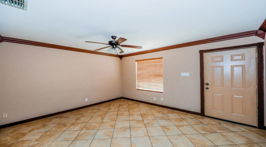 11811 Fawn Dr, Laredo, Texas 78045, 3 Bedrooms Bedrooms, 5 Rooms Rooms,2 BathroomsBathrooms,Residential,For Rent,11811 Fawn Dr,20264843
