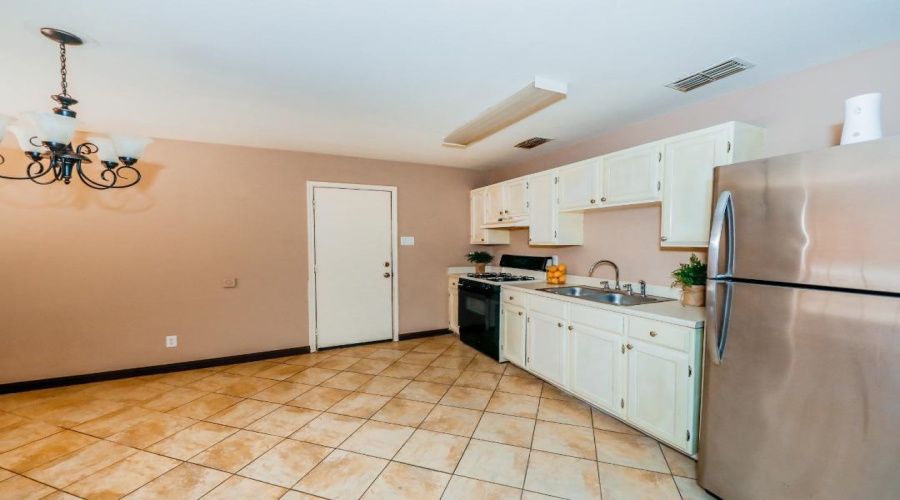 11811 Fawn Dr, Laredo, Texas 78045, 3 Bedrooms Bedrooms, 5 Rooms Rooms,2 BathroomsBathrooms,Residential,For Rent,11811 Fawn Dr,20264843