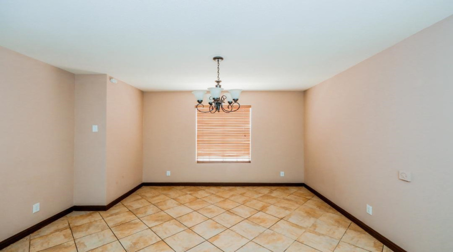 11811 Fawn Dr, Laredo, Texas 78045, 3 Bedrooms Bedrooms, 5 Rooms Rooms,2 BathroomsBathrooms,Residential,For Rent,11811 Fawn Dr,20264843