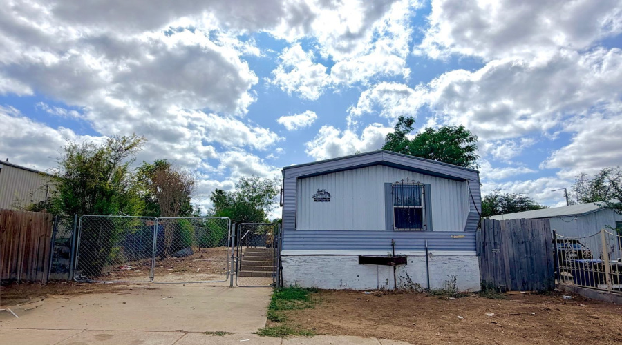 709 Nispola Dr, Laredo, Texas 78046, 2 Bedrooms Bedrooms, 5 Rooms Rooms,2 BathroomsBathrooms,Residential,For Sale,709 Nispola Dr,20264844