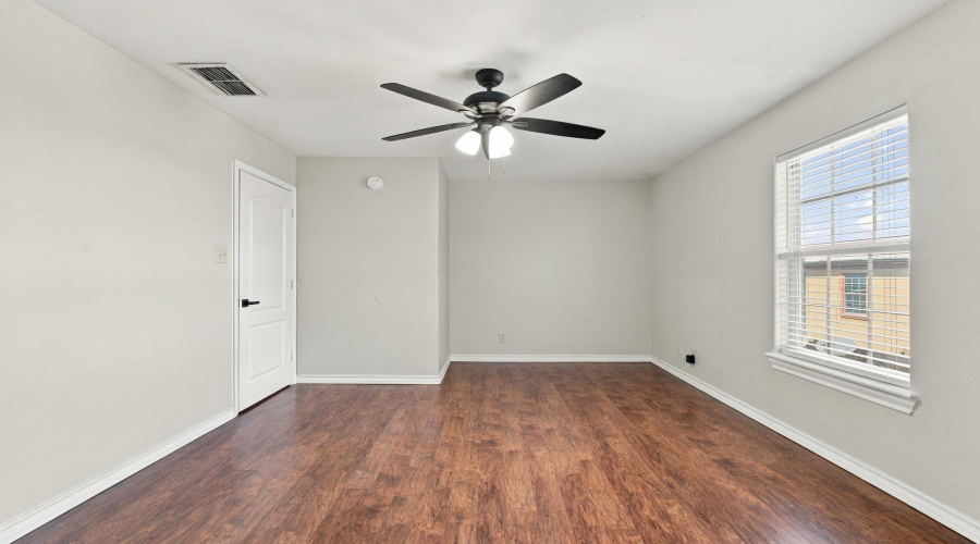 1016 Dicky Lane, LAREDO, Texas 78043, 2 Bedrooms Bedrooms, 4 Rooms Rooms,1 BathroomBathrooms,Residential,For Sale,1016 Dicky Lane,20264846