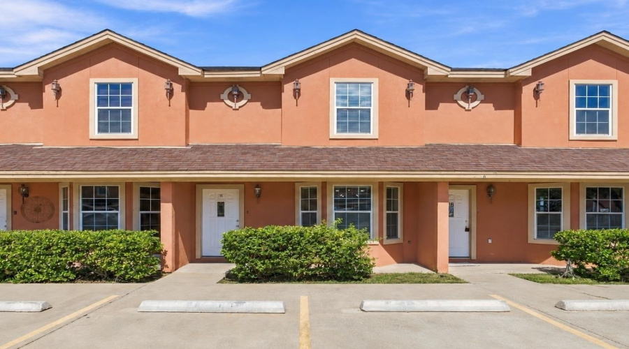 1016 Dicky Lane, LAREDO, Texas 78043, 2 Bedrooms Bedrooms, 4 Rooms Rooms,1 BathroomBathrooms,Residential,For Sale,1016 Dicky Lane,20264846