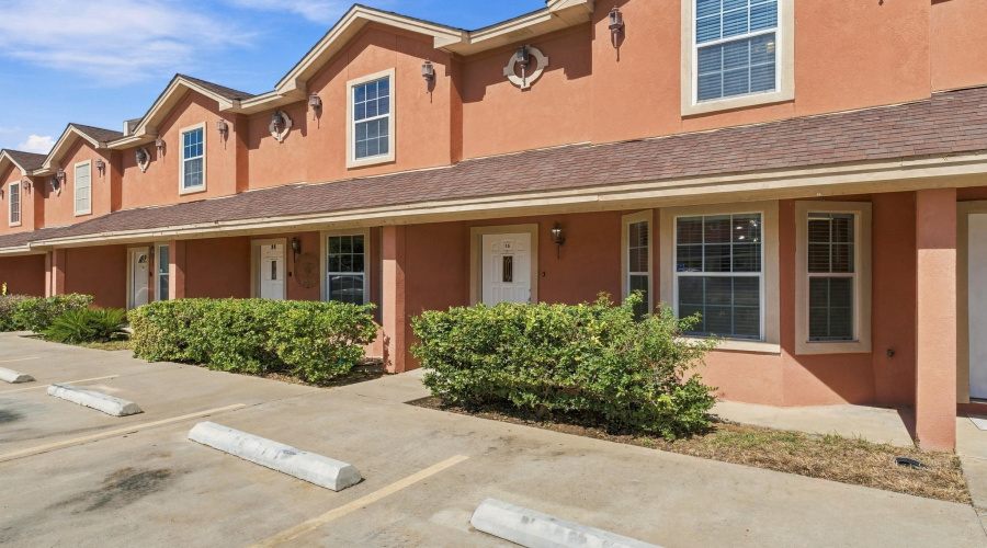 1016 Dicky Lane, LAREDO, Texas 78043, 2 Bedrooms Bedrooms, 4 Rooms Rooms,1 BathroomBathrooms,Residential,For Sale,1016 Dicky Lane,20264846