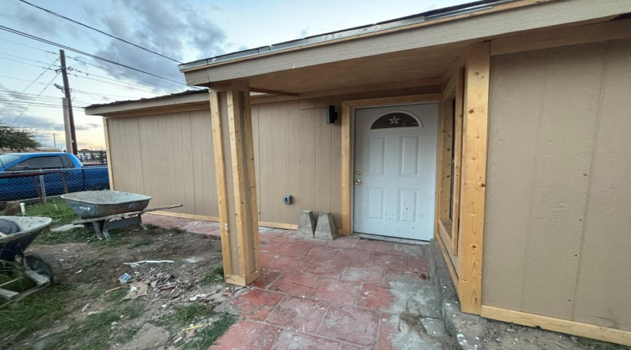 1402 Garden St, Laredo, Texas 78040, 2 Bedrooms Bedrooms, 3 Rooms Rooms,1 BathroomBathrooms,Residential,For Sale,1402 Garden St,20264847