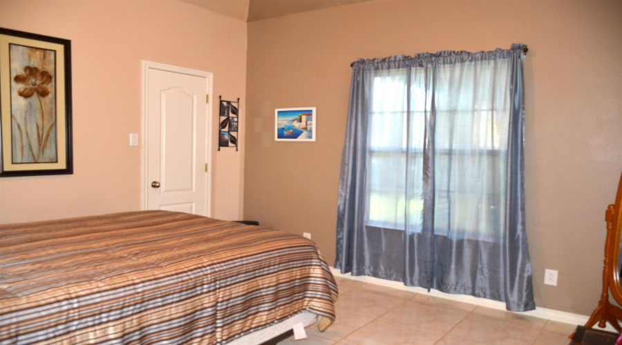 10533 Winrock Dr, LAREDO, Texas 78045, 3 Bedrooms Bedrooms, 6 Rooms Rooms,2 BathroomsBathrooms,Residential,For Sale,10533 Winrock Dr,20264850