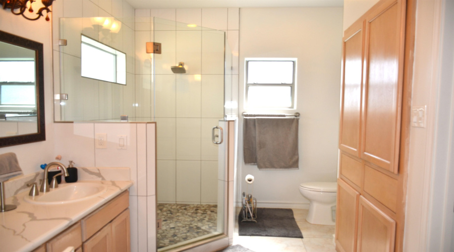 10533 Winrock Dr, LAREDO, Texas 78045, 3 Bedrooms Bedrooms, 6 Rooms Rooms,2 BathroomsBathrooms,Residential,For Sale,10533 Winrock Dr,20264850
