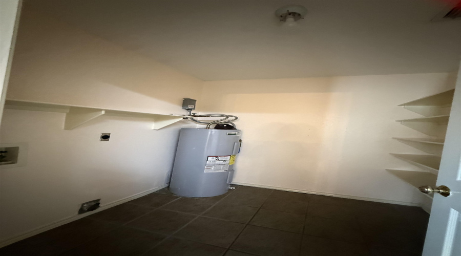2135 Lima Lp, Laredo, Texas 78045, 3 Bedrooms Bedrooms, 5 Rooms Rooms,2 BathroomsBathrooms,Residential,For Rent,2135 Lima Lp,20264851