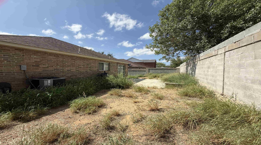 2135 Lima Lp, Laredo, Texas 78045, 3 Bedrooms Bedrooms, 5 Rooms Rooms,2 BathroomsBathrooms,Residential,For Rent,2135 Lima Lp,20264851
