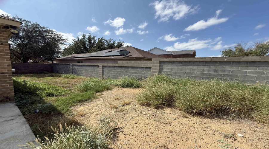 2135 Lima Lp, Laredo, Texas 78045, 3 Bedrooms Bedrooms, 5 Rooms Rooms,2 BathroomsBathrooms,Residential,For Rent,2135 Lima Lp,20264851