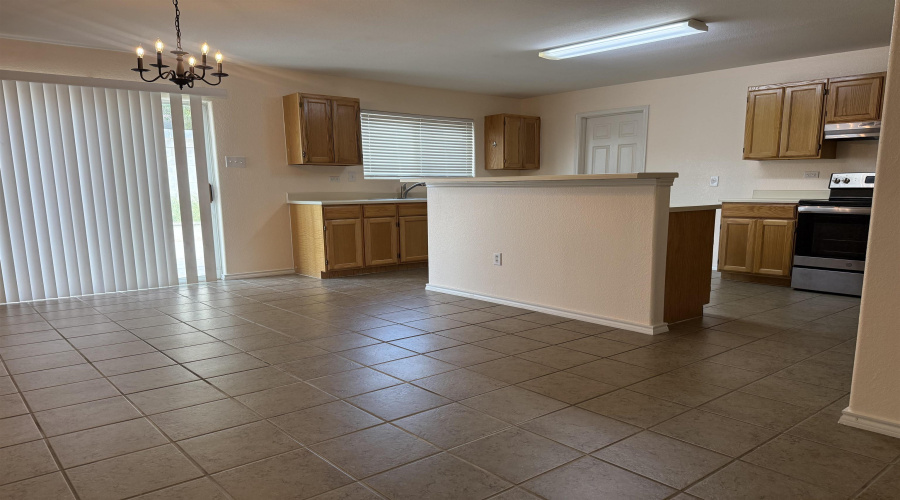 2135 Lima Lp, Laredo, Texas 78045, 3 Bedrooms Bedrooms, 5 Rooms Rooms,2 BathroomsBathrooms,Residential,For Rent,2135 Lima Lp,20264851