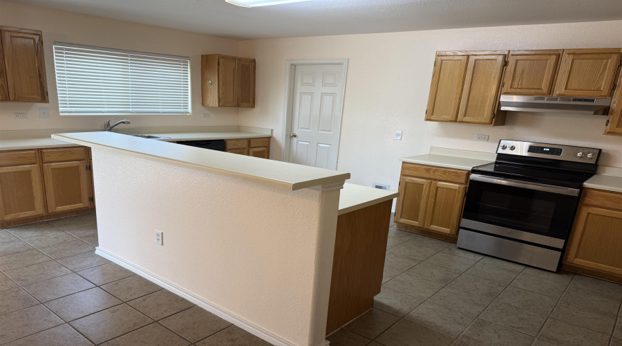 2135 Lima Lp, Laredo, Texas 78045, 3 Bedrooms Bedrooms, 5 Rooms Rooms,2 BathroomsBathrooms,Residential,For Rent,2135 Lima Lp,20264851