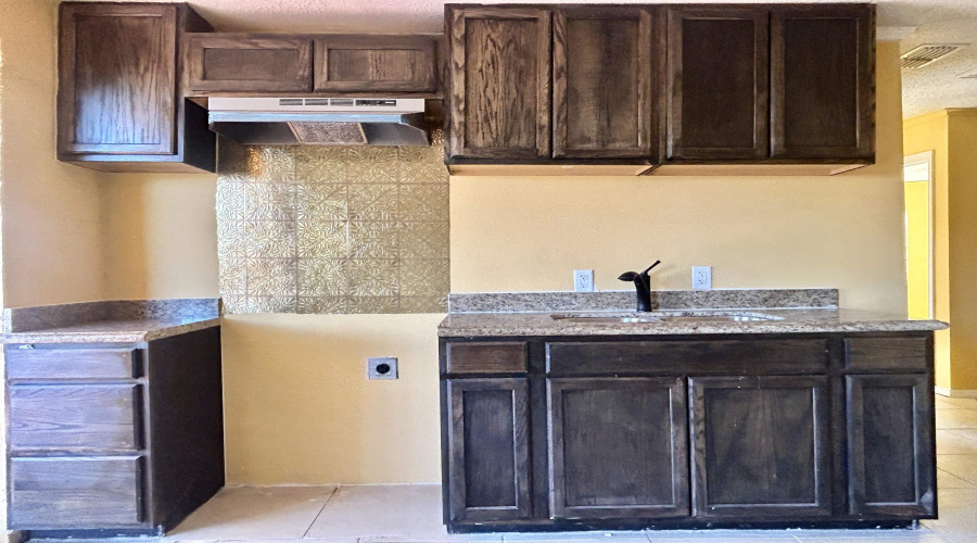 2720 Corpus Christi St, LAREDO, Texas 78043, 3 Bedrooms Bedrooms, 4 Rooms Rooms,1 BathroomBathrooms,Residential,For Rent,2720 Corpus Christi St,20264852