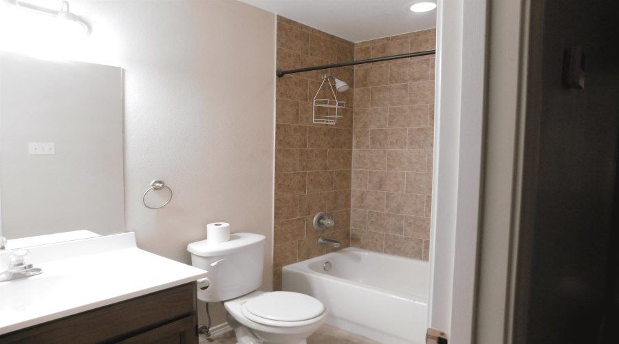 12106 Entrada Lp, Laredo, Texas 78045-9074, 3 Bedrooms Bedrooms, 5 Rooms Rooms,2 BathroomsBathrooms,Residential,For Rent,12106 Entrada Lp,20264855