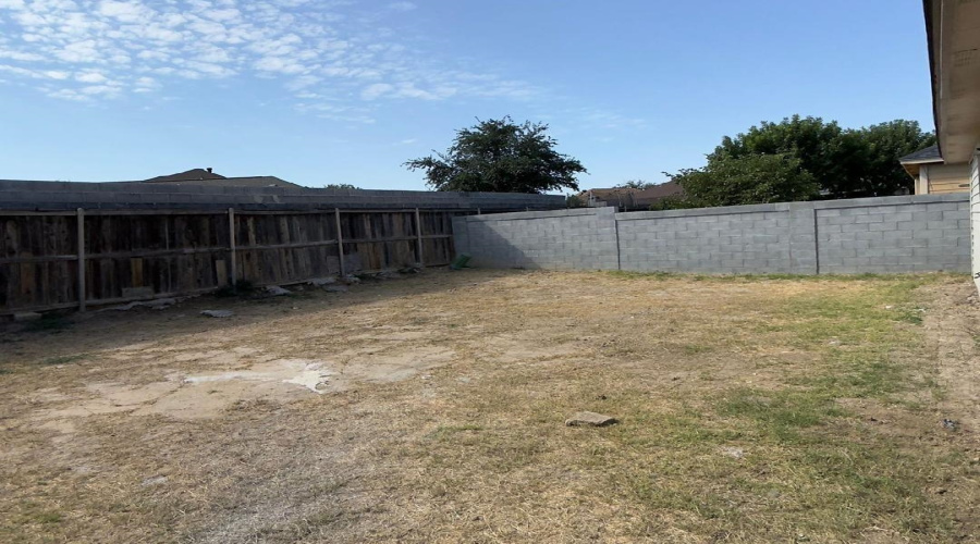 12106 Entrada Lp, Laredo, Texas 78045-9074, 3 Bedrooms Bedrooms, 5 Rooms Rooms,2 BathroomsBathrooms,Residential,For Rent,12106 Entrada Lp,20264855